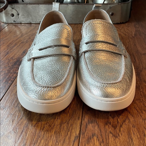 Vionic Uptown Penny Loafers Metallic Silver Leather 9.5 - Picture 8 of 13